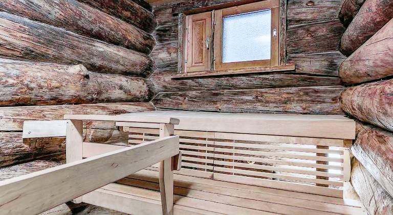 House with jacuzzi — photo 3