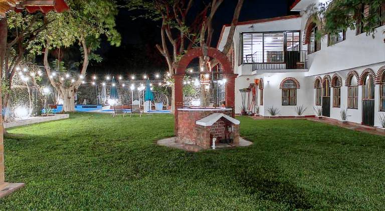 Vacation home with pool — photo 3
