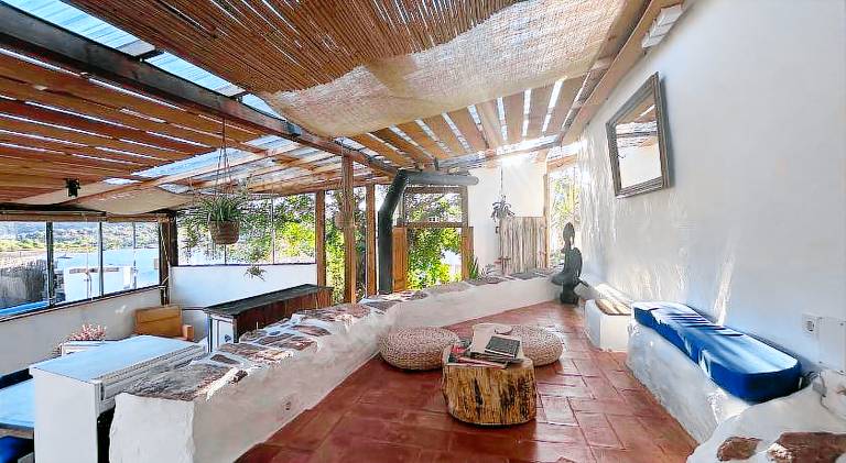 House with private pool & patio — photo 5