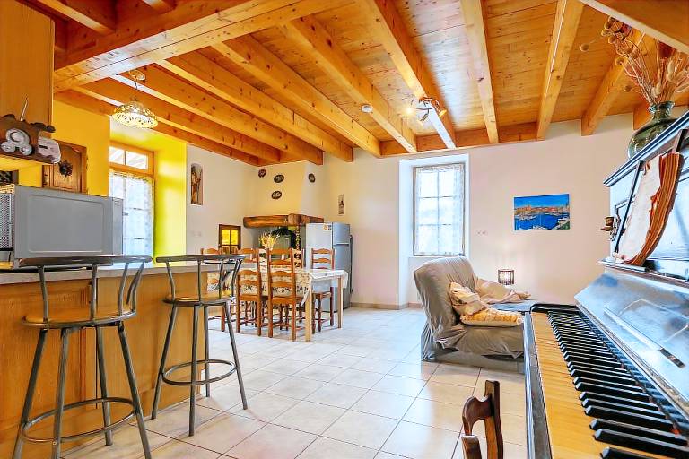 Vacation home with barbeque & garden | Mountain view — photo 4