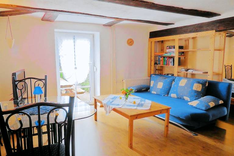 Rental apartment with terrace, barbeque & garden — photo 2