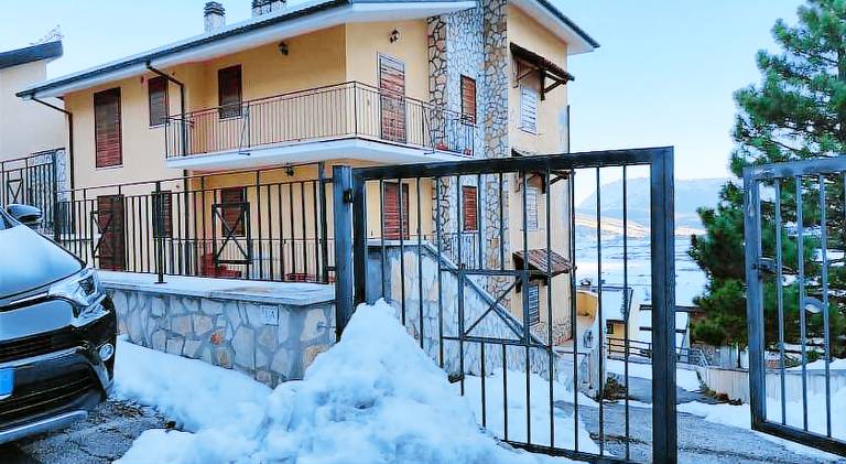 Rental apartment with 2 rooms for 8 persons in L'Aquila