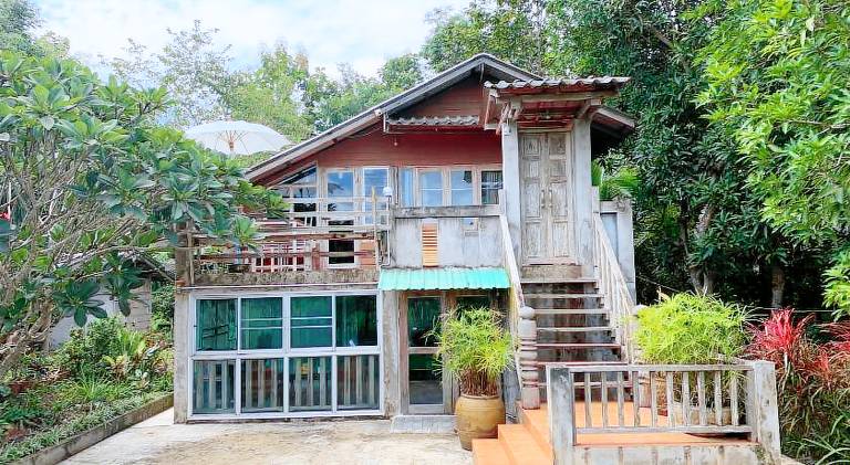 Baan Suan Duang Porn Resort in Lampang