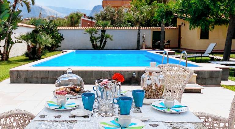 Villa with pool in Cinisi