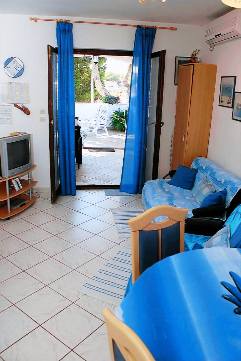 Two bedroom apartment with terrace and sea view Mirca, Brač (A-2902-b) — photo 2