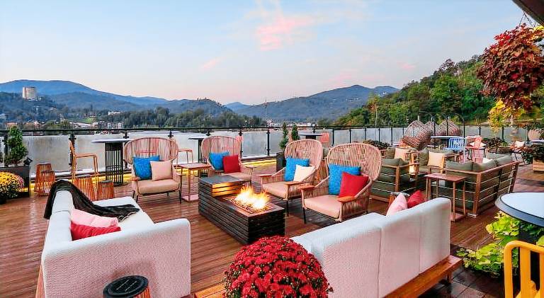 Hotel Indigo Gatlinburg Downtown by IHG — photo 5