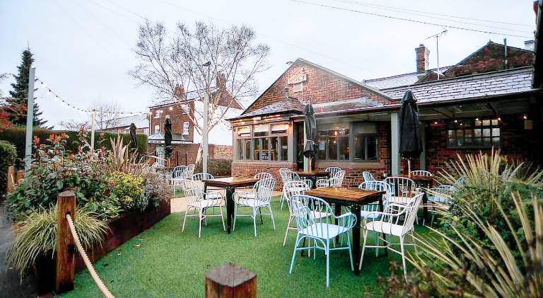 Cat & Lion Country Pub and Hotel — photo 4