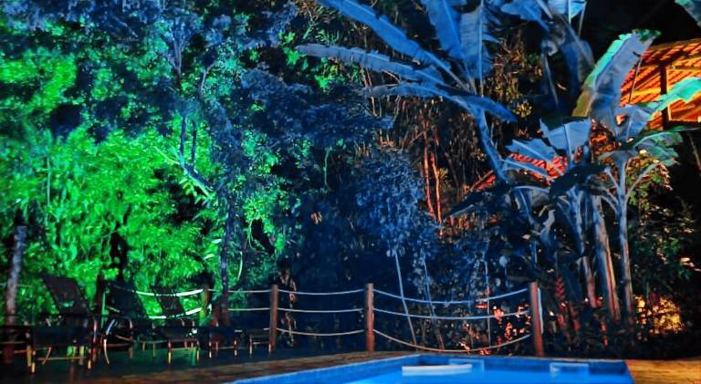 Vacation home with pool, garden & hot tub in Cairu