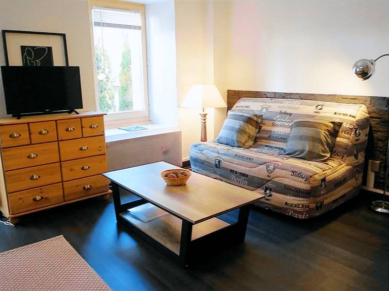 Charming Garden-Level Apartment in Heart of Chamonix, Sleeps 4, Pets Welcome — photo 2
