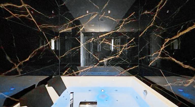 Holiday apartment with jacuzzi — photo 3