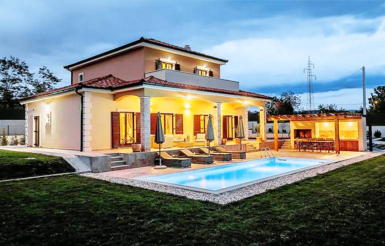 kuća  Sinj