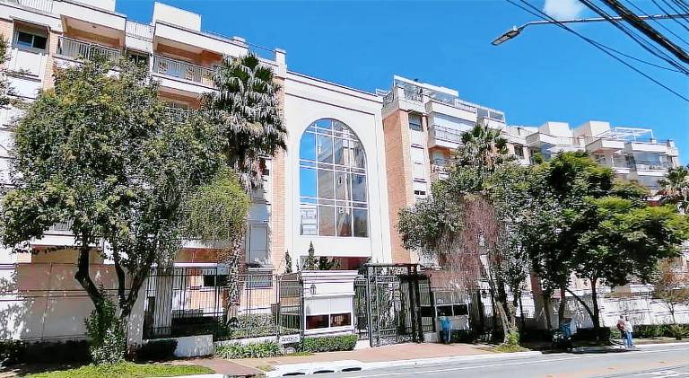 Apartment with hot tub & pool in Olímpia