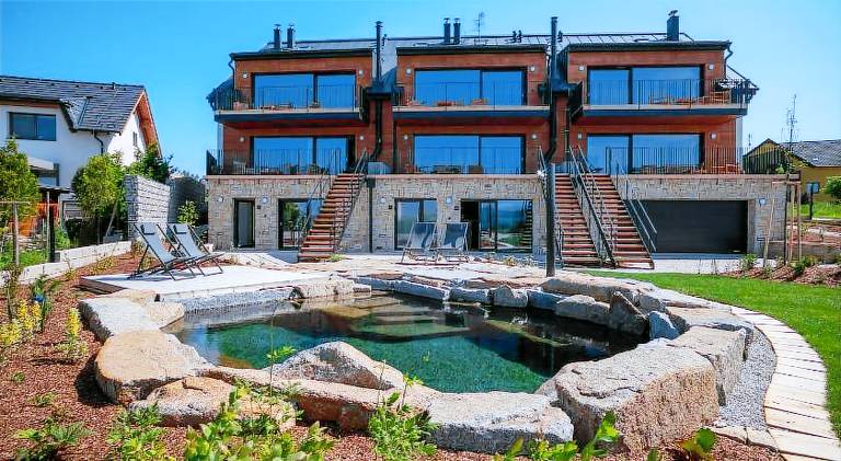 Apartment with pool, patio & garden | Pets allowed — photo 4