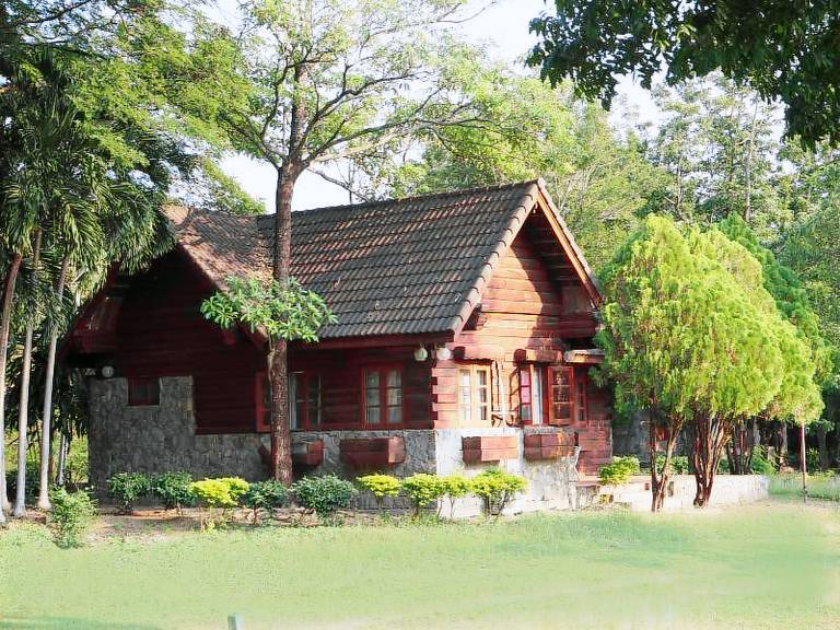 Sawang Resort Golf Club and Hotel in Phetchaburi