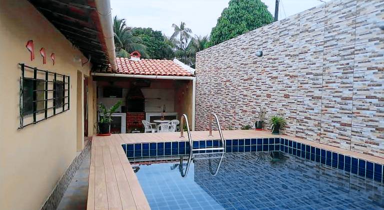 House with pool — photo 4