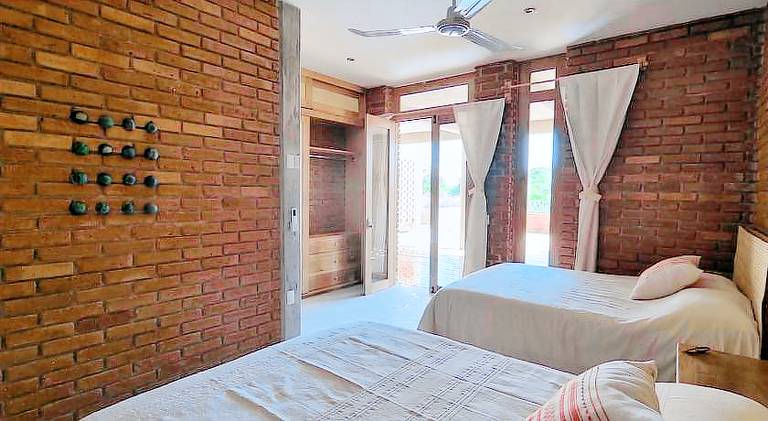 Spacious villa with pool | Perfect for remote work | Pet-friendly — photo 2