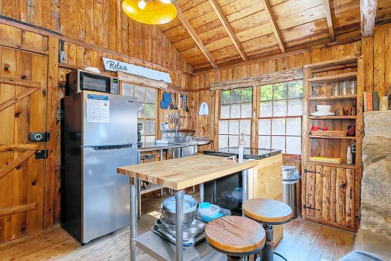 Pine Knot Cabin Pet-Friendly & 3 min. to Lake James! — photo 3