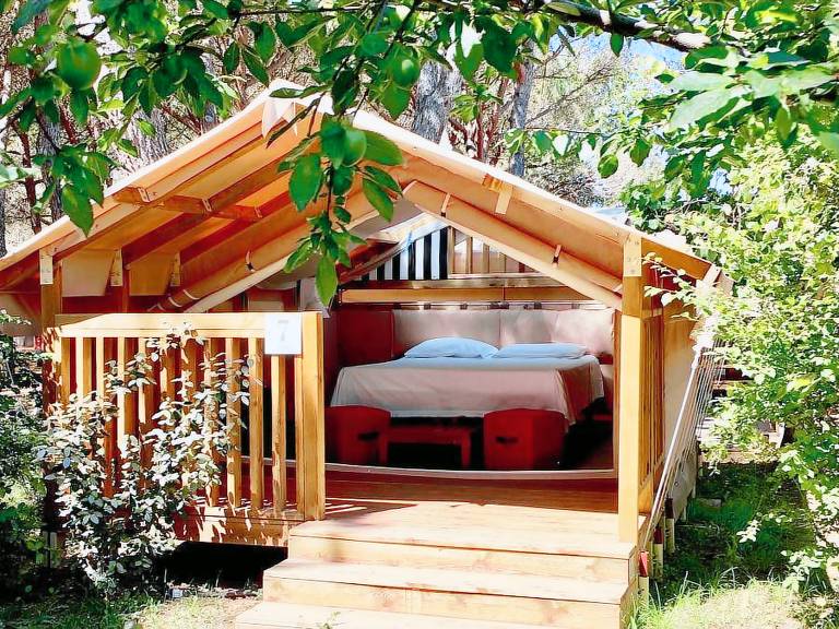 Tent with pool — photo 4