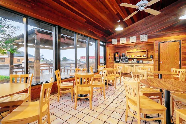 Days Inn by Wyndham Spearfish — photo 4