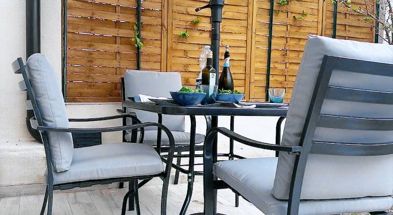 House with yard, terrace & barbecue — photo 3