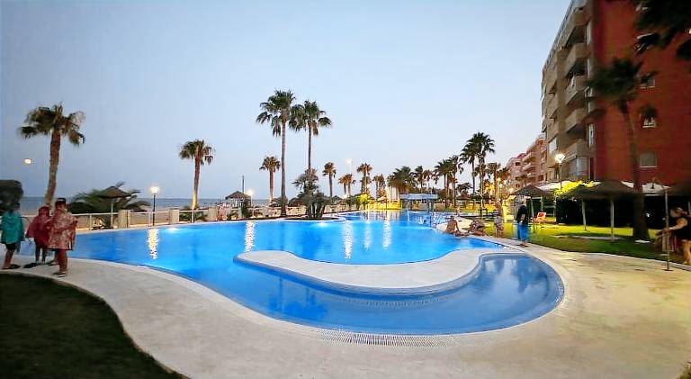 Holiday apartment with pool in Roquetas de Mar