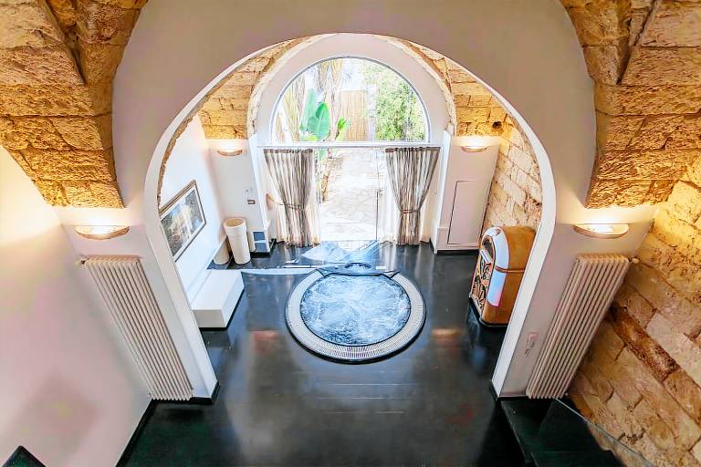 Child-friendly charming rental apartment with terrace, garden & jacuzzi | Garden view | Dogs allowed — photo 2