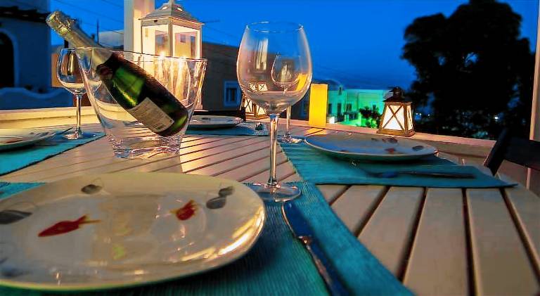 Serviced apartment with yard, pool & terrace — photo 5