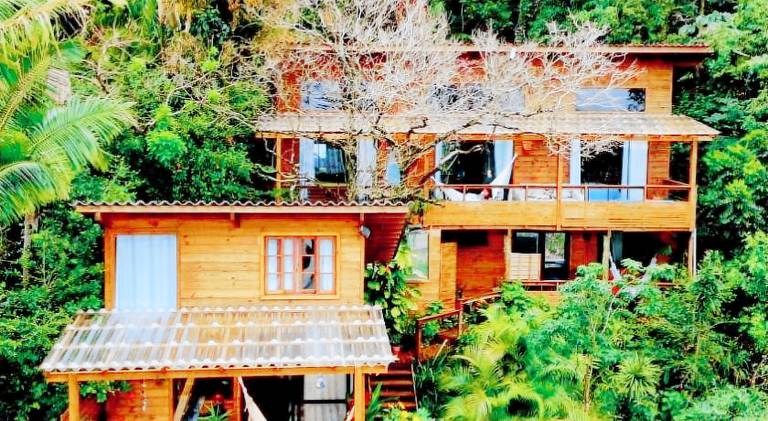 Lovely house with terrace, garden & hot tub | Dogs allowed in Florianópolis