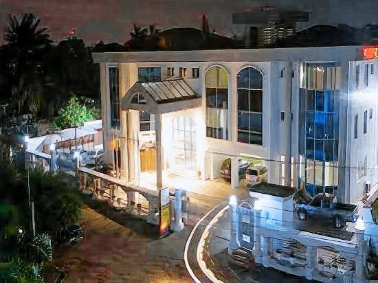 Maxlot Hotel in Accra