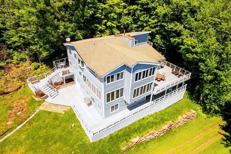 House  Bovina Center