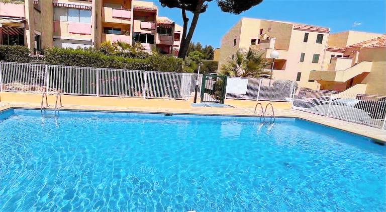 Holiday apartment with pool | Close to the beach | Pets allowed in Bandol
