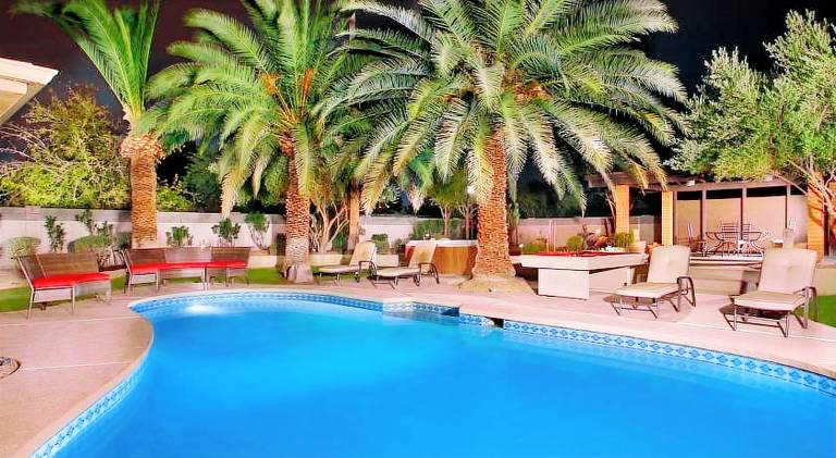 Vacation home with pool | Dogs allowed in Phoenix, AZ