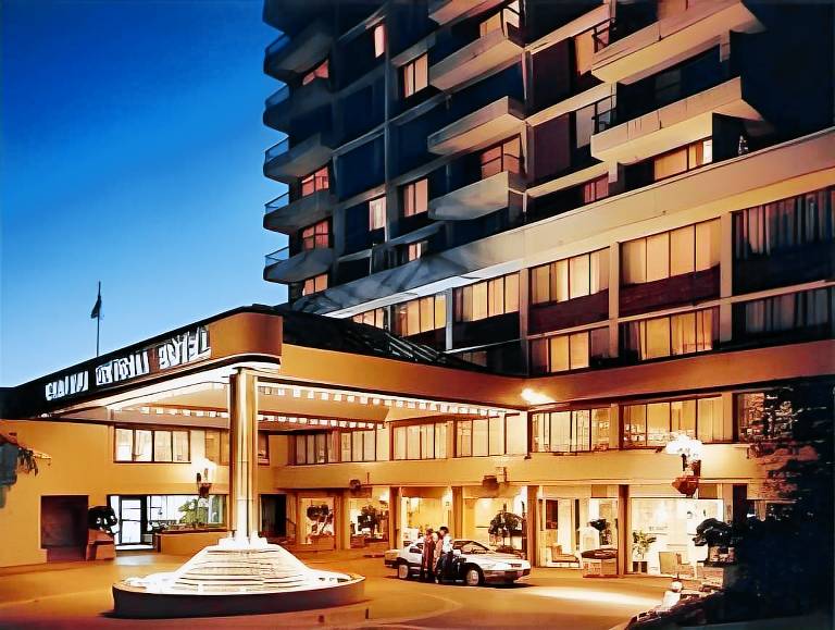 Chateau Victoria Hotel & Suites in Victoria, BC