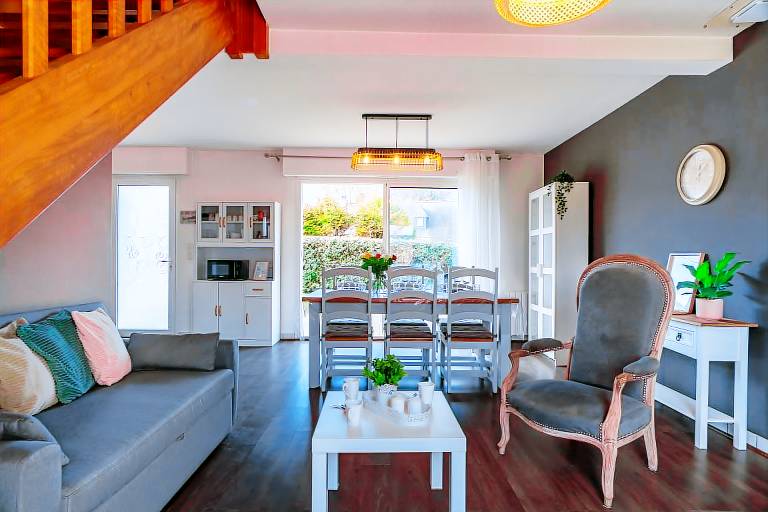 House with garden, barbeque & terrace in Vannes