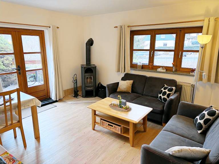 Family-oriented nice vacation home with BBQ & terrace | River view | Pet-friendly — photo 3