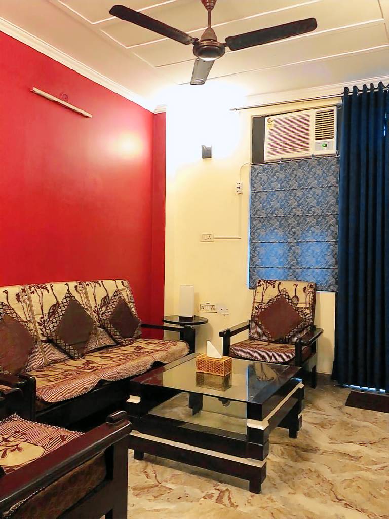 House Karol Bagh
