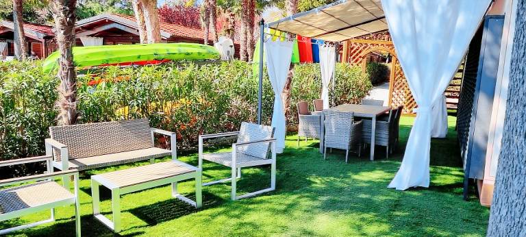 Apartment with yard, barbecue & terrace — photo 2