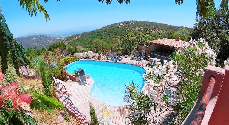 Spacious house with yard, terrace & private pool | Pet-friendly in Porto-Vecchio