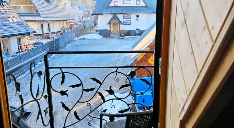Serviced apartment with yard — photo 5
