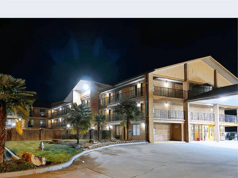 American Inn and Suites — photo 5