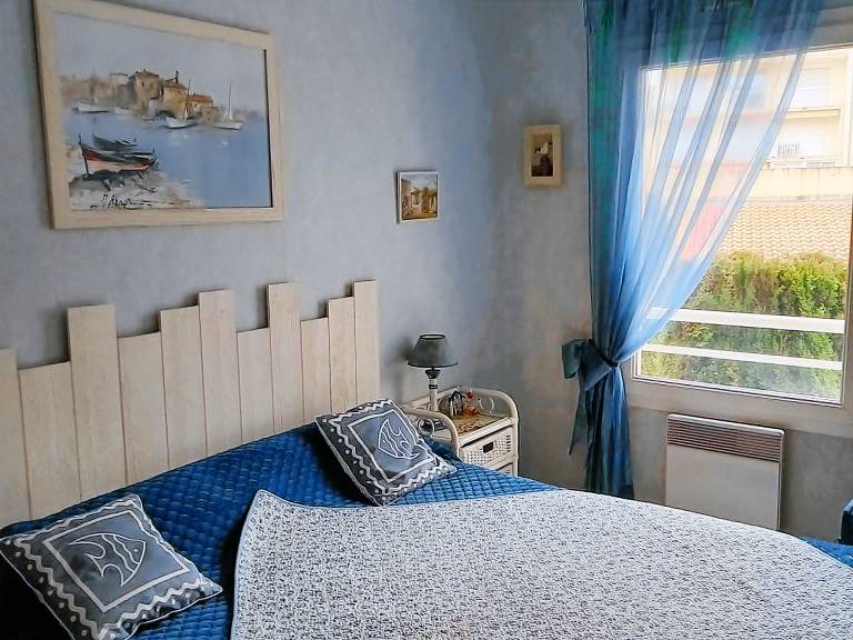 Central Arcachon: 400m from Beach, T2 with Balcony, Parking, and Pet-Friendly — photo 3