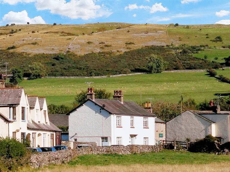 Fully equipped cottage with yard | Pets are welcome in Grange-over-Sands