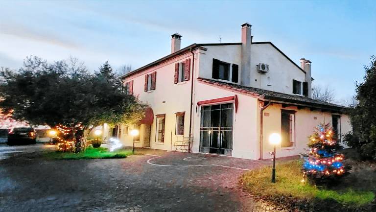 Villa with yard & barbecue | Garden view in Rimini
