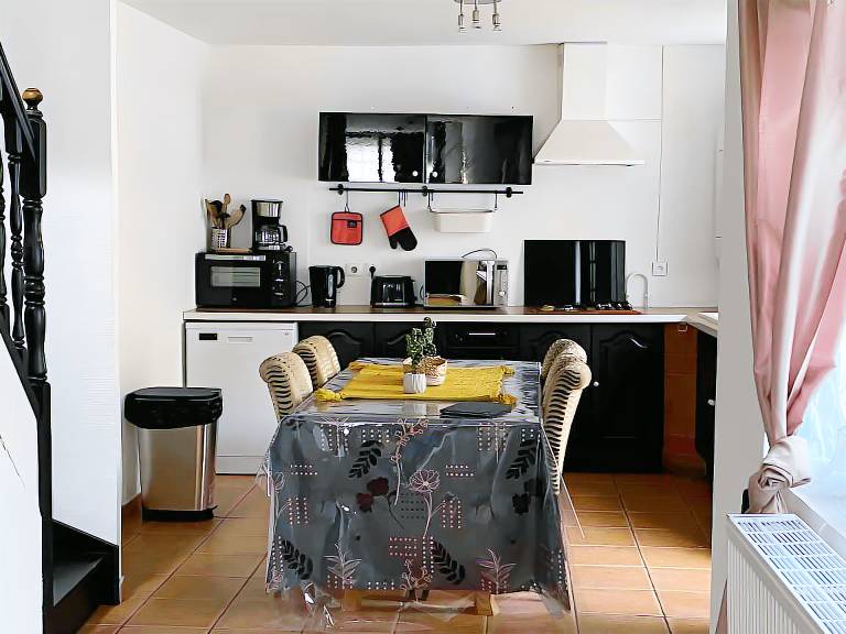 Charming Cottage in a Converted Farmhouse with Wi-Fi — photo 3