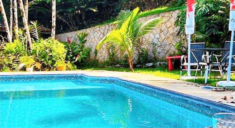 Vacation home with pool in Ilhabela