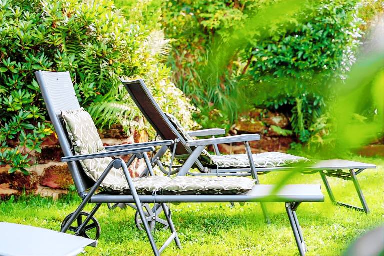 Fully equipped vacation home with grill, fast internet & yard | Garden view | Dogs allowed — photo 5