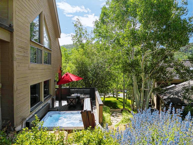Mountain View Deer Valley Escape Hot Tub Near Hiking & Biking Trails in Park City, UT