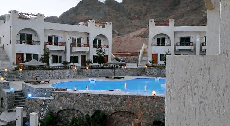 Apartment with barbeque, terrace & pool — photo 3