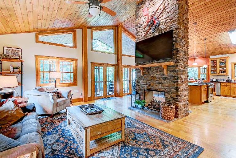 Cabin with hot tub & barbeque | Mountain view — photo 5