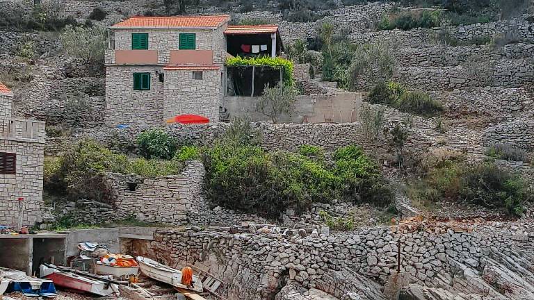 Villa with patio, yard & BBQ in Dubrovnik